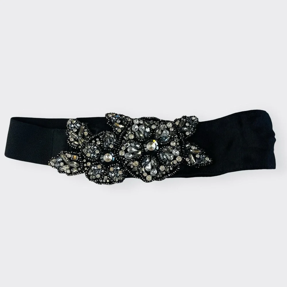 White House Black Market Feel Beautiful Belt Small Rhinestone‎ Stretch Crystals